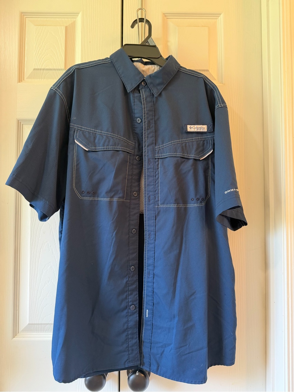 Columbia Men's Short-Sleeve Blue Fishing Shirt Size M